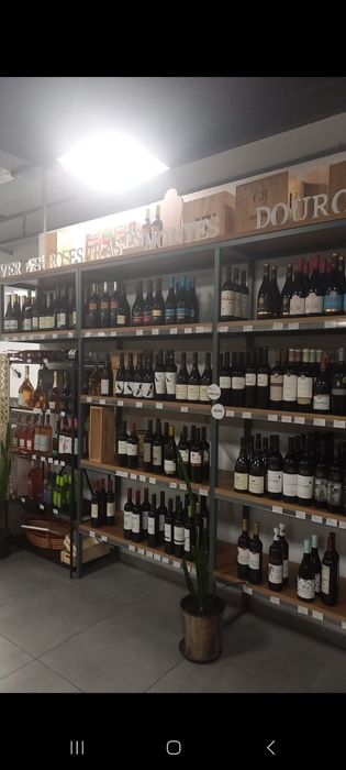 Móvel de garrafeira