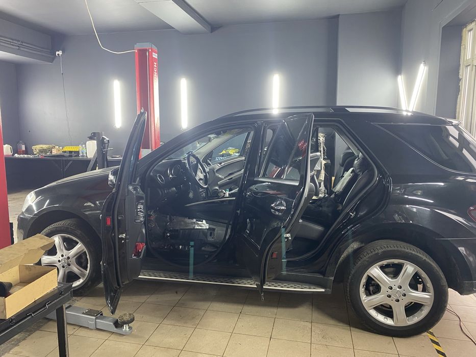 Сто займається ремонтом двигунів,заміною грм