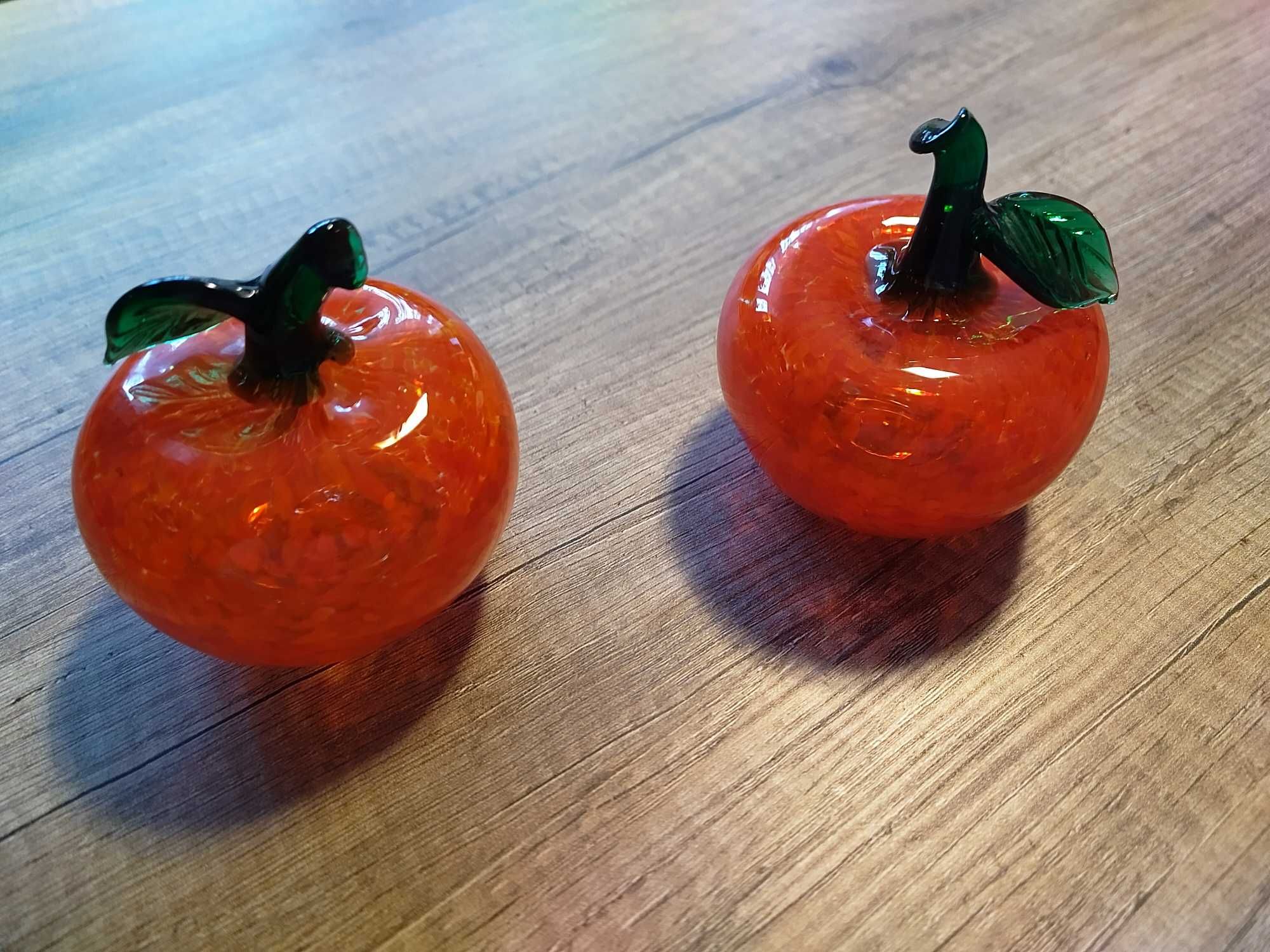 Ręcznie wykonane, szklane figurki jabłek