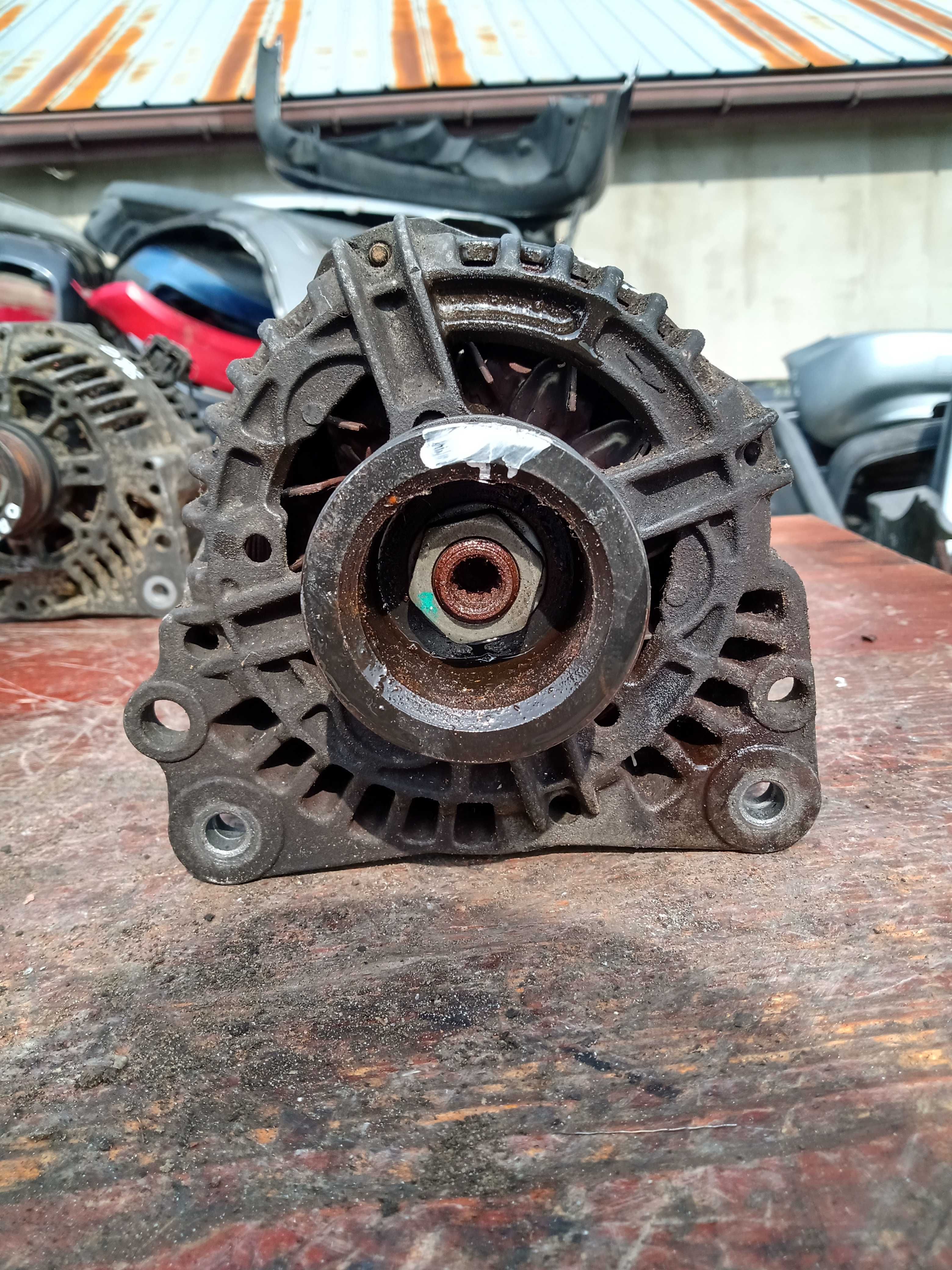 ALTERNATOR Volkswagen golf 1.4 16v 037--903--025B