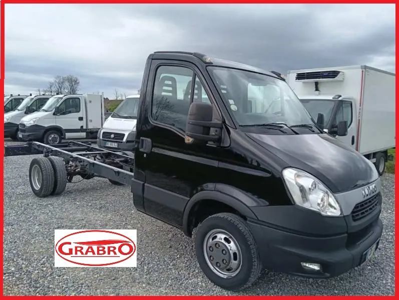 Iveco 35C13, 35C12, 35C15  rozstaw osi, 4.10, dł. ramy 4,20 pod zabudowę, 2014r.