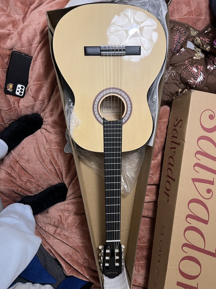 Gitara Salvador Nowa