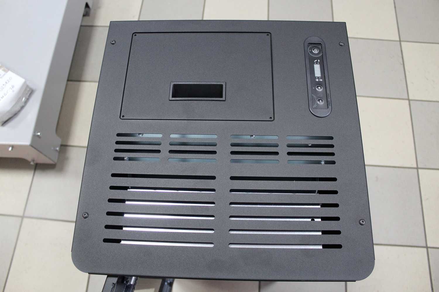 Piec kominek na pellet Thelma 9 kW z nadmuchem czarny