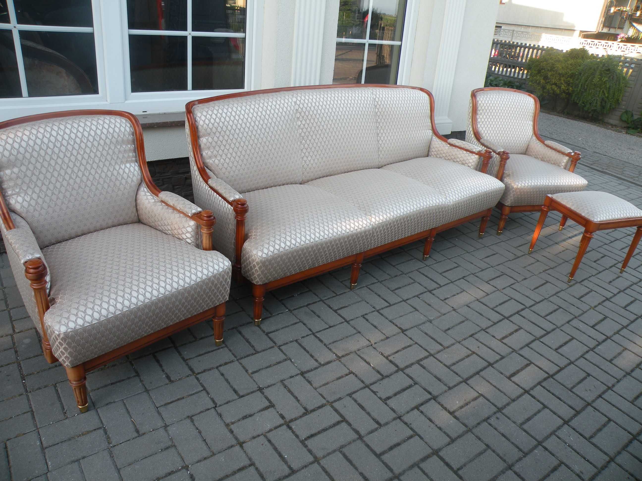 Sofa ,2 fotele i pufa w Stylu Ludwika ,,Warrings"  Po Renowacji