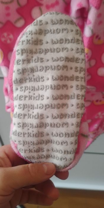 4T Wonder kids pajacyk polarowy w ciasteczka 
Zadbany.