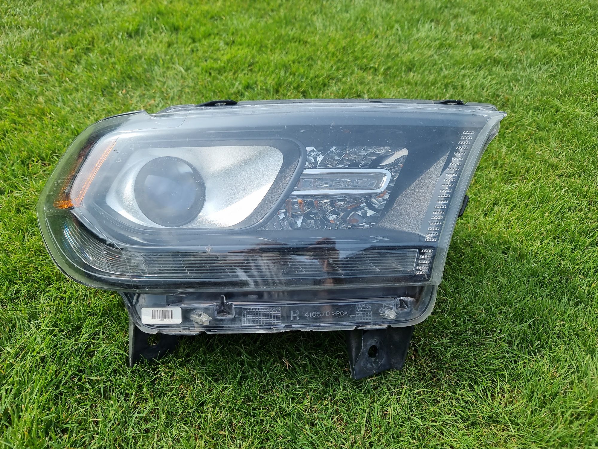 Lampa halogenowa DODGE durango czarny środek 2014r-2020r prawa