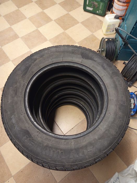 Opony zimowe 4x 215/70 r16 Taurus SUV