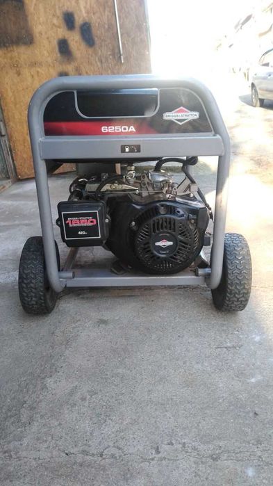 Бензогенератор "Briggs & stratton" мощность 5,5 Kwt  б/у 32000 торг