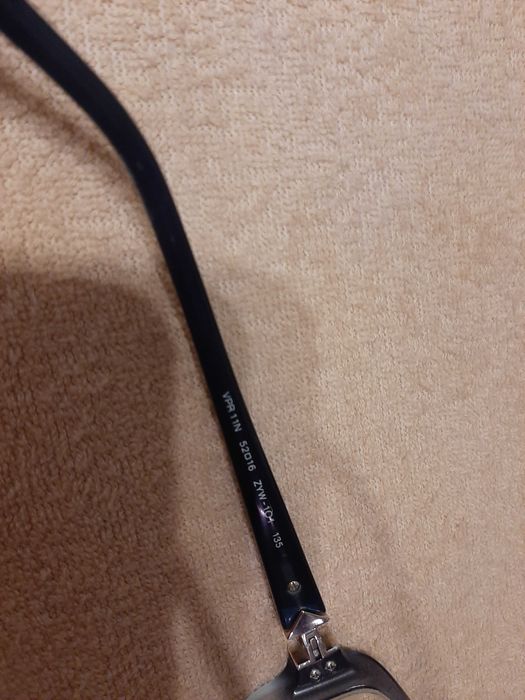 Oprawki Prada. Najmodniejsze.