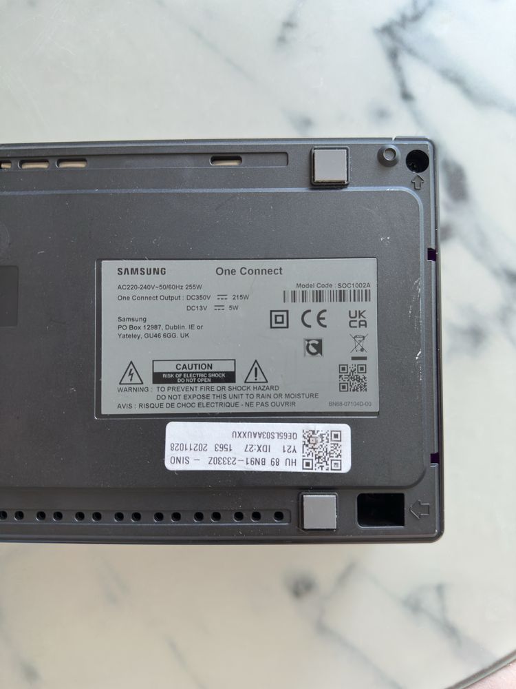 Samsung One Connect + zestaw montażowy uchwyt TV theFrame