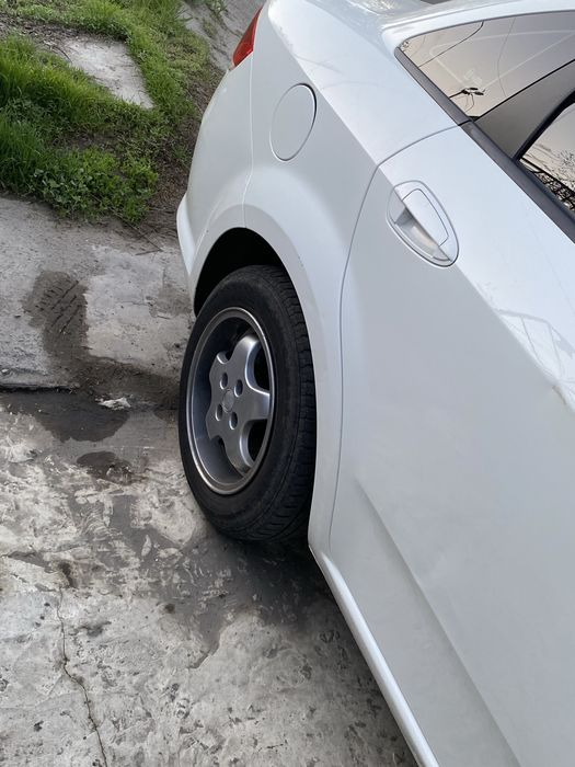 Продам диски R15 с полочкой