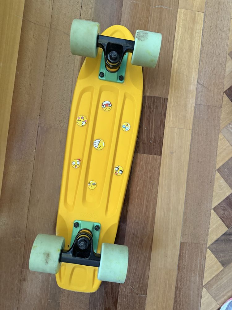 Skate amarelo decatlon
