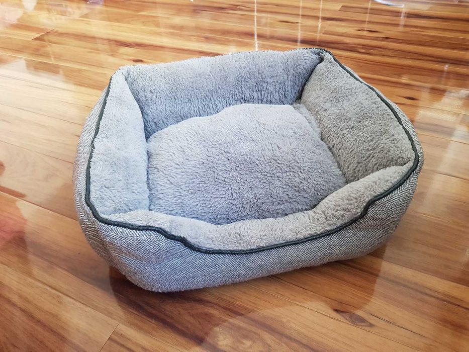 Szare legowisko dla psa Pet Collection S w jodełkę z poduszką na zamek