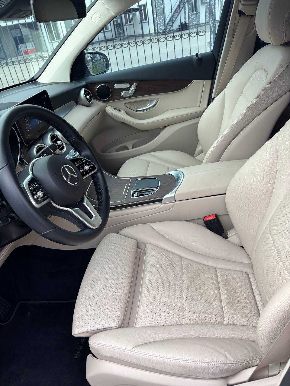 Mercedes-Benz GLC-Class 2021