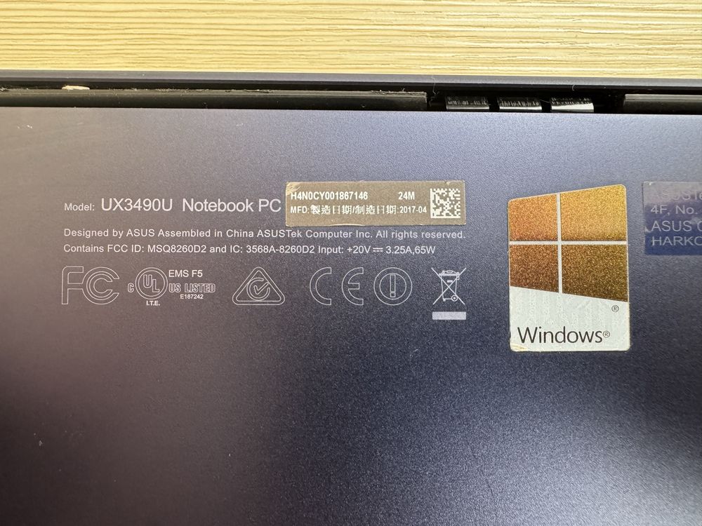 Продам Asus zenbook 3 deluxe ux3490u