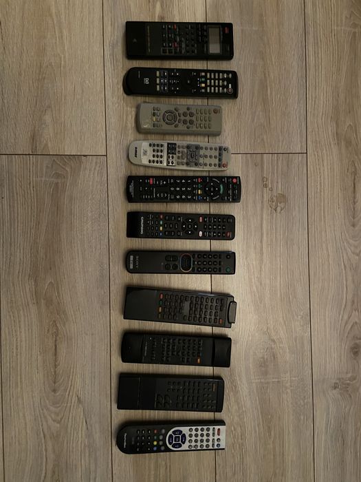 Piloty (zestaw 11 pilotów) polecam