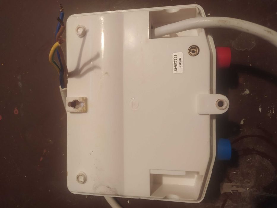 ogrzewacz wody Warmtec EcoSink 5kW do naprawy lub na części