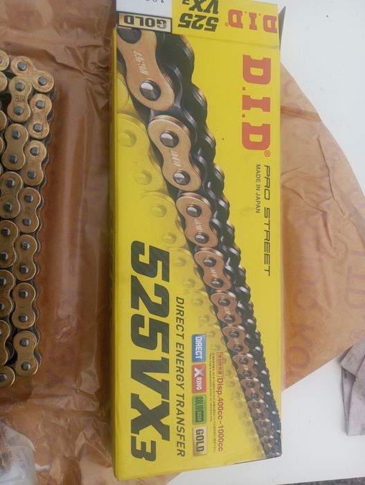 D.I.D łańcuch zębatka 525VX3 108zb Jtr1489.40 napęd silnika silnik A3