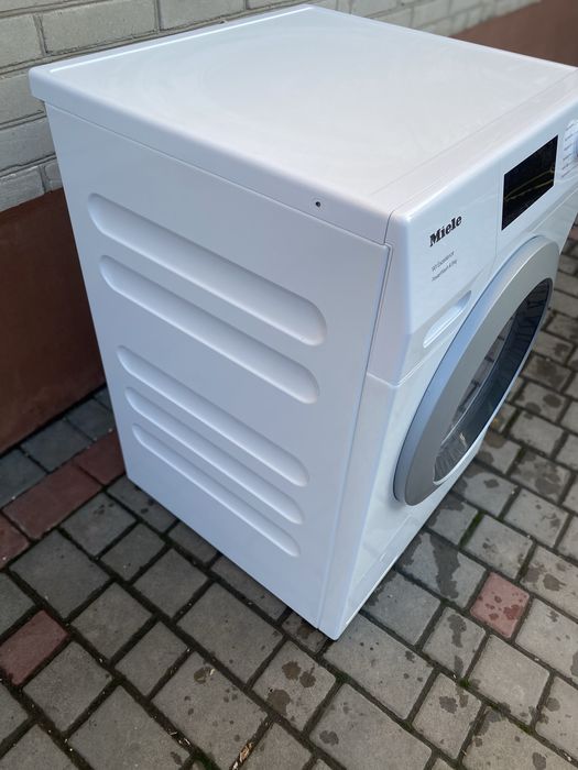 Пральна машина Miele WDB030WCS