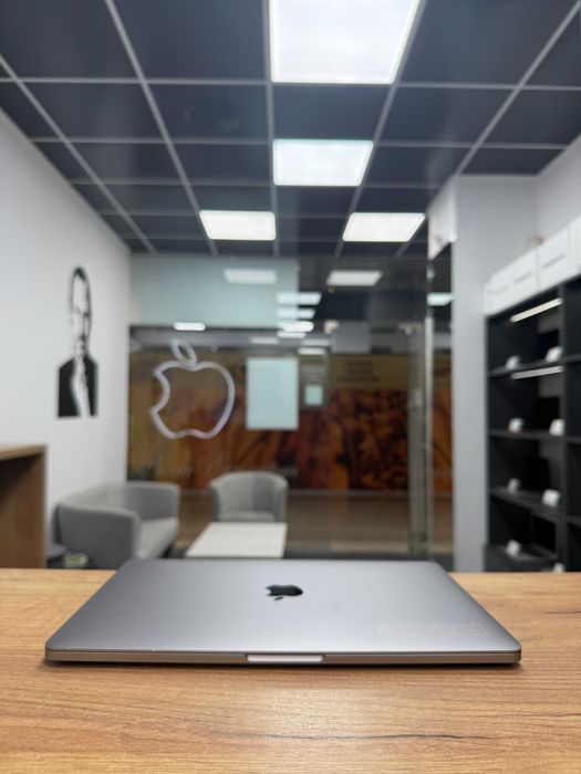 Macbook Pro 2017 (i5/8gb/128 SSD) Гарантія .