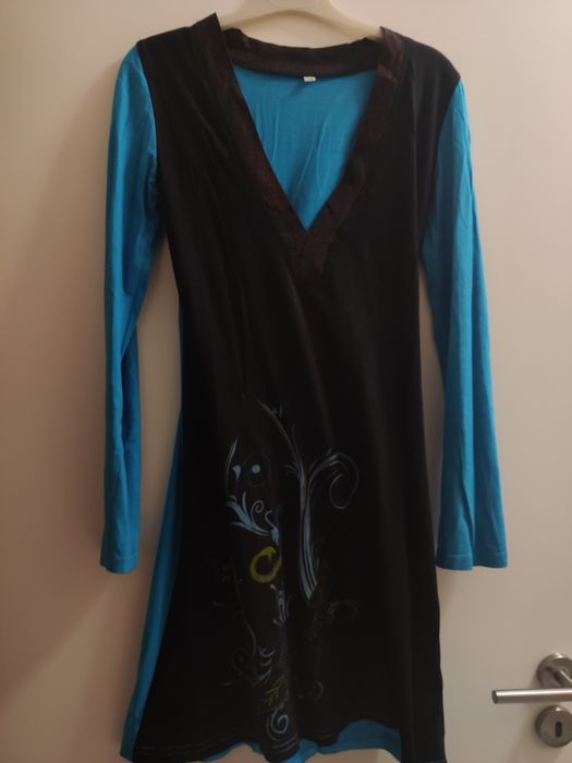 Túnica azul e preta, manga comprida S/M