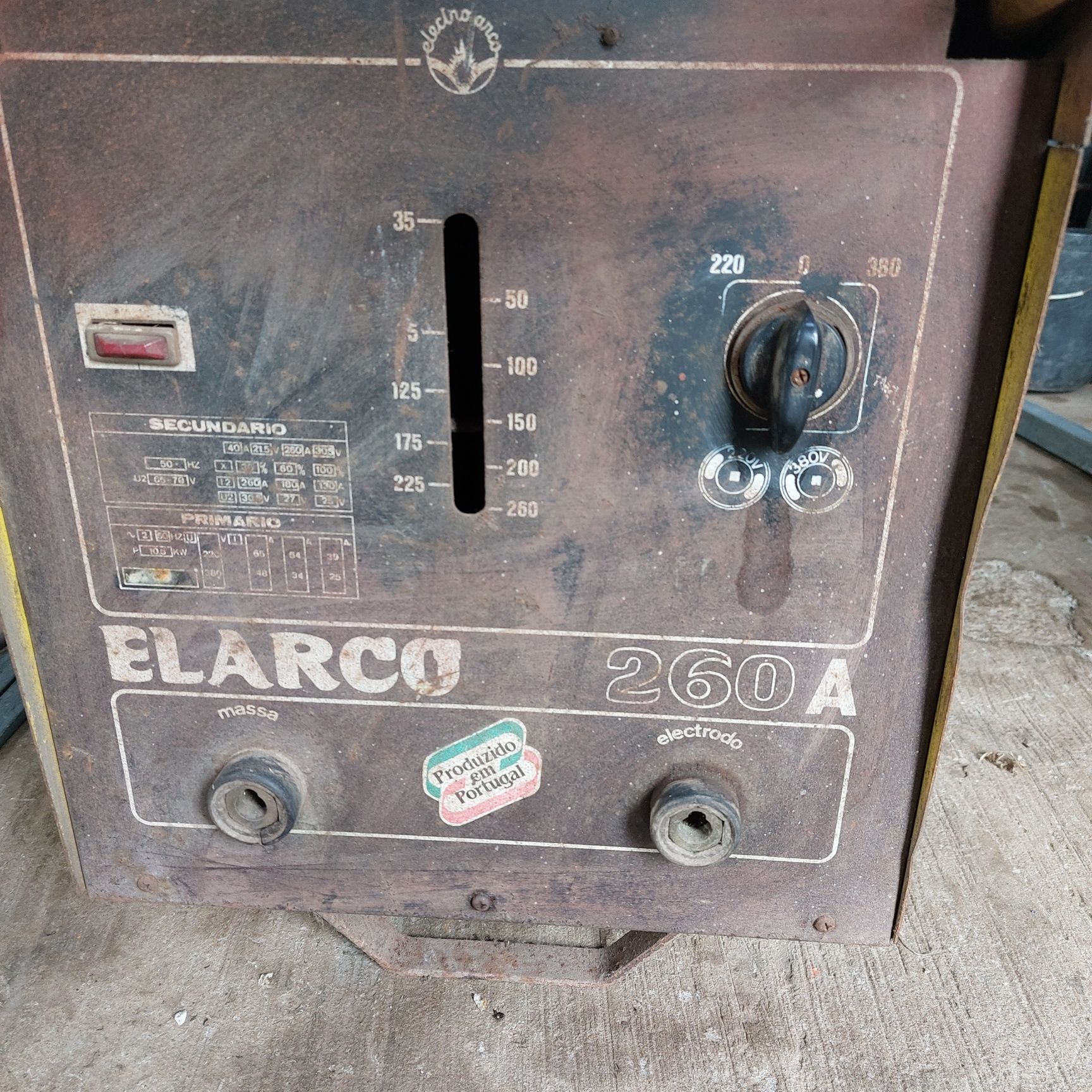 Maquina de soldar com pouco uso