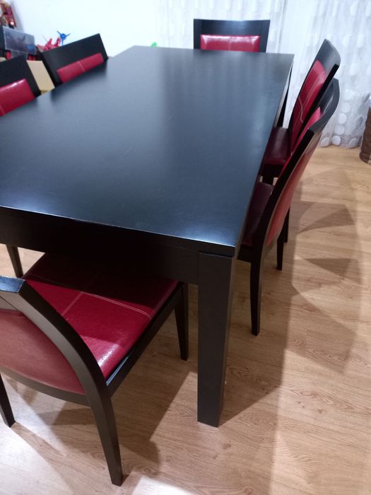 Mesa e 6 cadeiras
