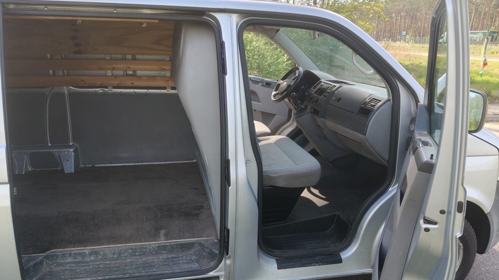 Volkswagen Transporter T5 2.5TDI 130KM 2008r long dlugi Klima Furgon