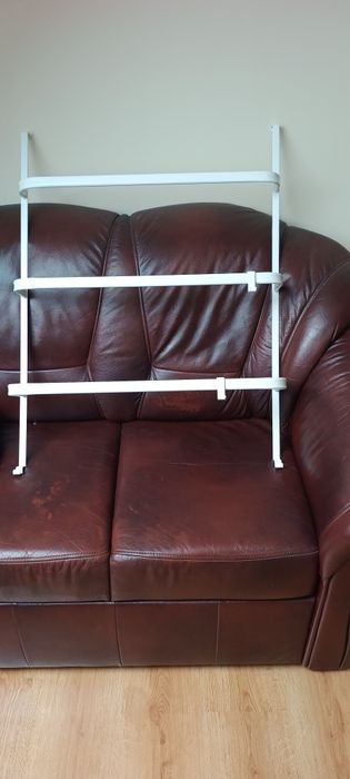 Suszarka na ręczniki do zawieszenia na drzwi.