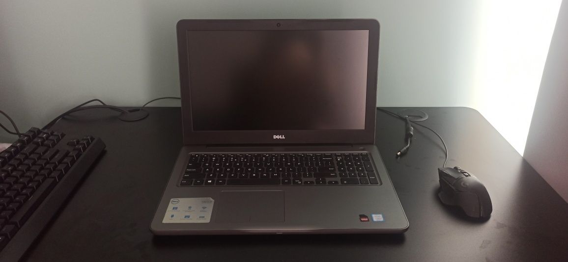 LAPTOP DELL INSPIRON 5567 15.6”  I7-7500U 8 GB RAM 256 GB SSD