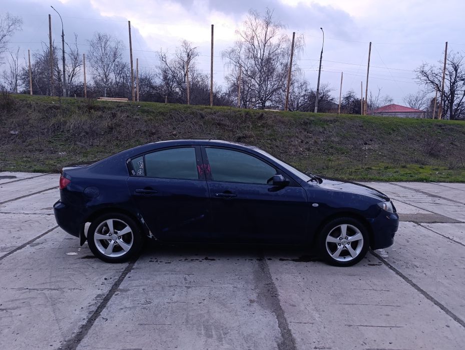 Продам мазда 3 . Бензин 1.6