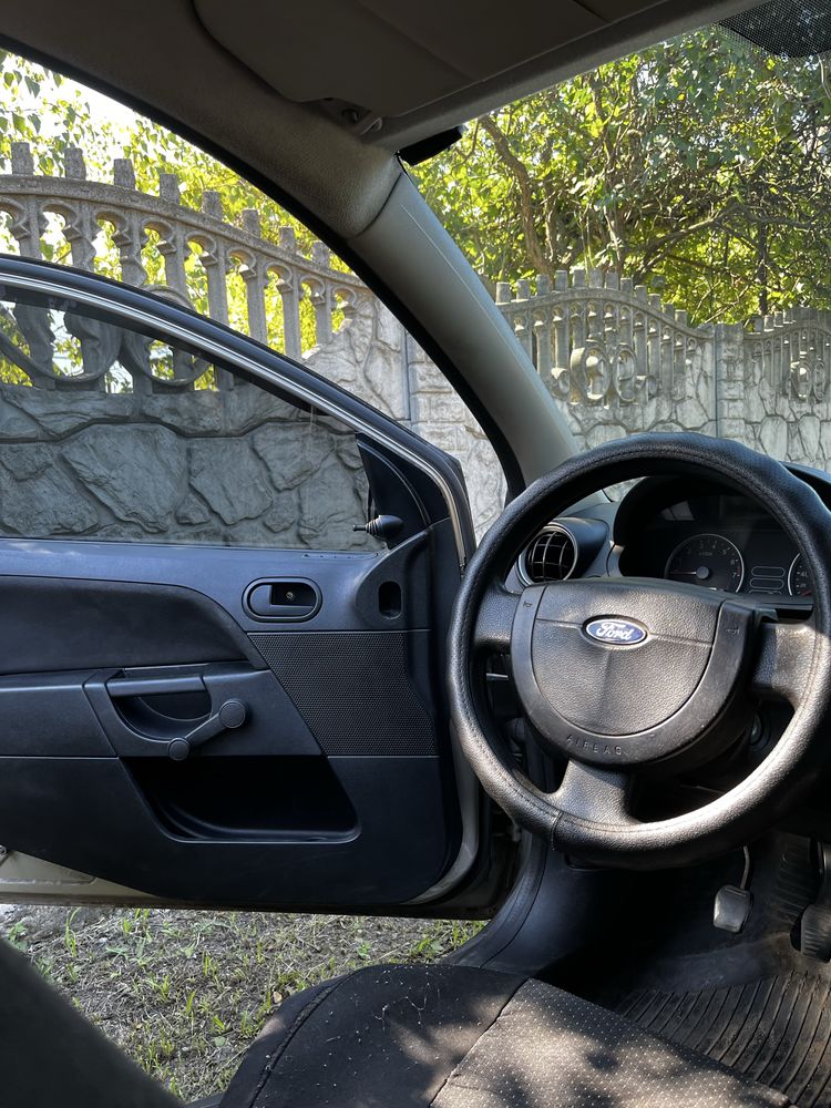 Ford Fiesta 1.3 бензин