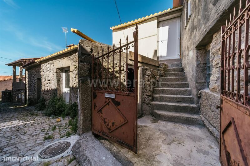 Moradia T3 / Sabugal, Casteleiro