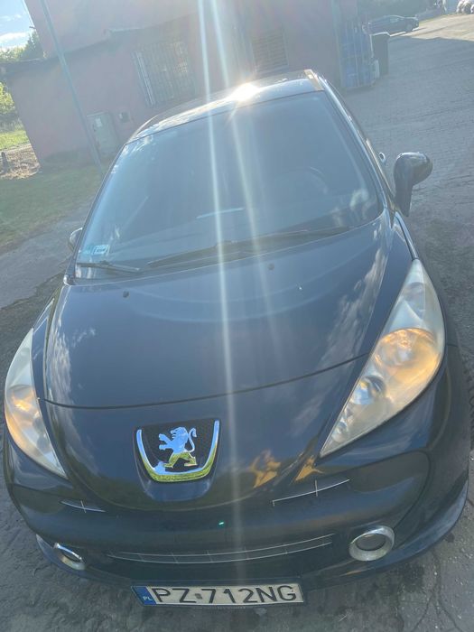 Peugot 207 1.4.2006r.