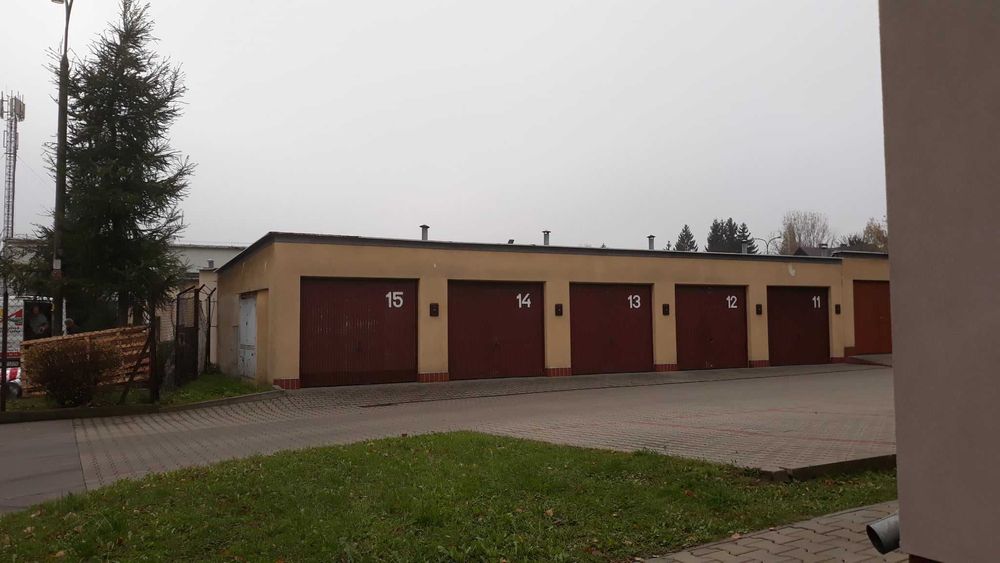 Garaż, magazyn Nowa Huta-Kombatantów okol Strusia Kalinowe Tysiąclecia