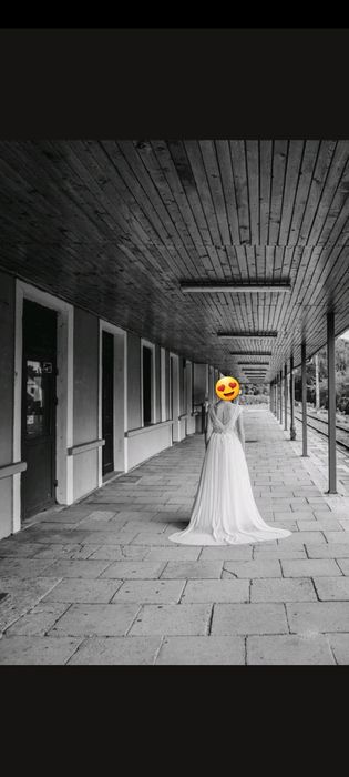 Sprzedam suknię ślubną  typu  princess  w kolorze śnieżnej  bieli.