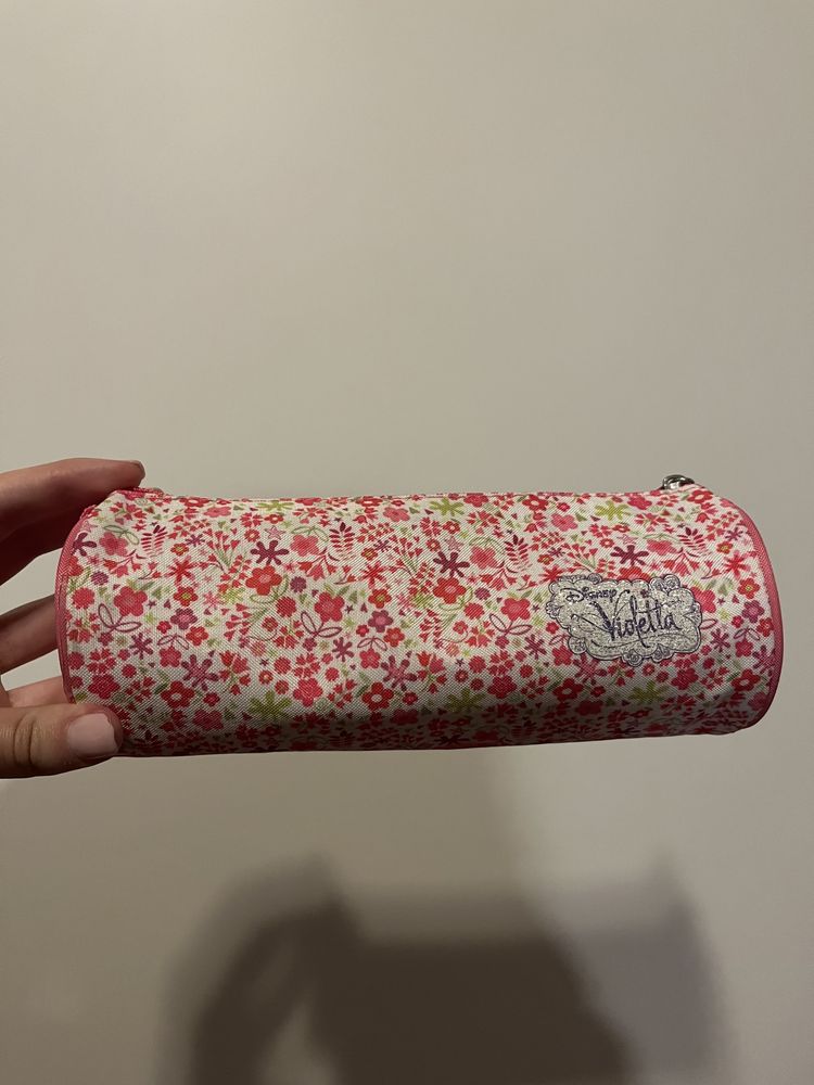 Dois porta lápis