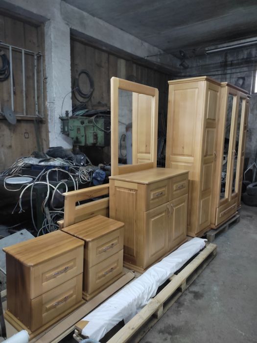 Продаю нову спальну ручної роботи