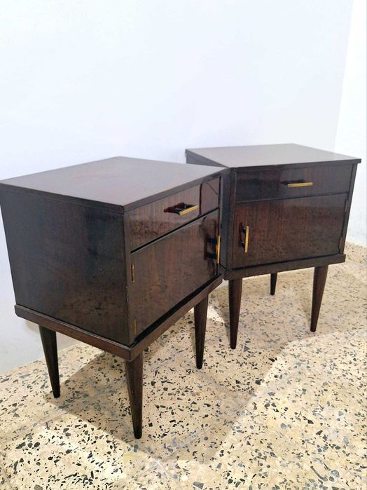 Mesas de cabeceira vintage. Vintage Bedside Table