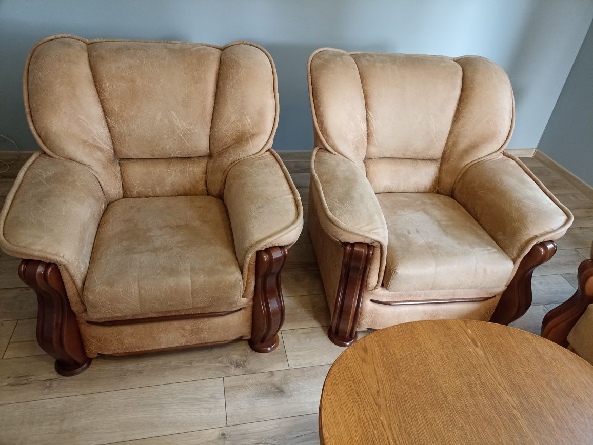 Zestaw salonowy sofa + 2 fotele + stół