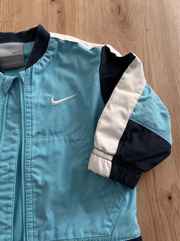 Niebieska granatowa kurtka chłopięca wiosenna Nike 6 miesięcy 62-68 cm