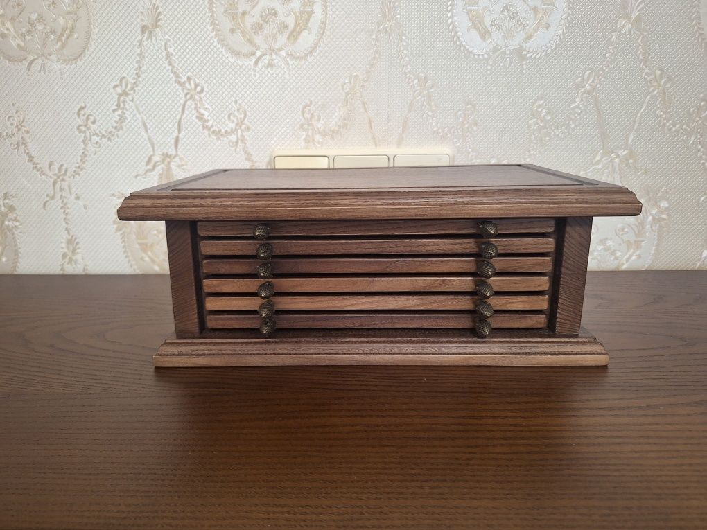 Мюнцкабінет Handmade