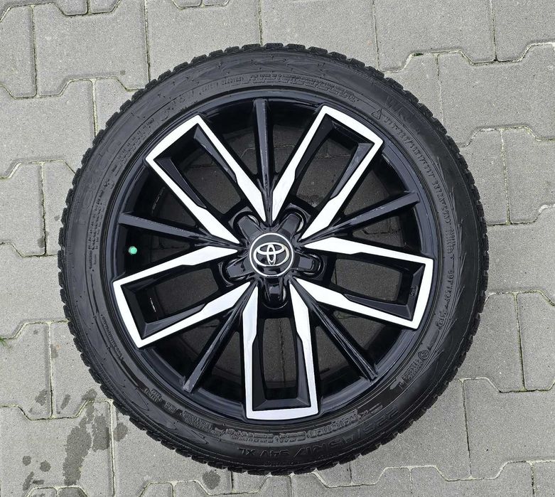 Zestaw kół Toyota Corolla opony zimowe oryginalne