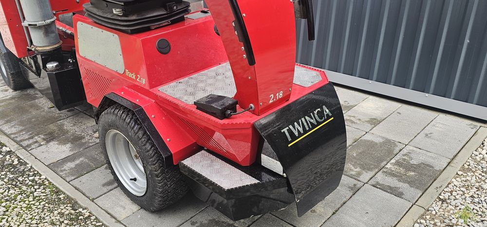 Traktorek 4cyl.Nowy model samojezdna scielarka Twinca samobieżna