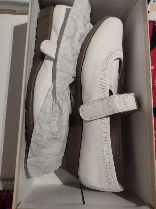 Nowe skórzane buty damskie Medicus