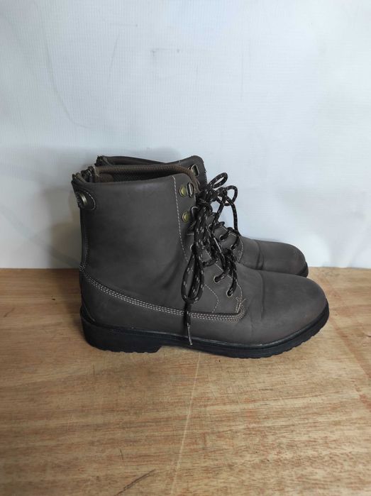 534.40. Buty stajenne Steeds rozmiar 40