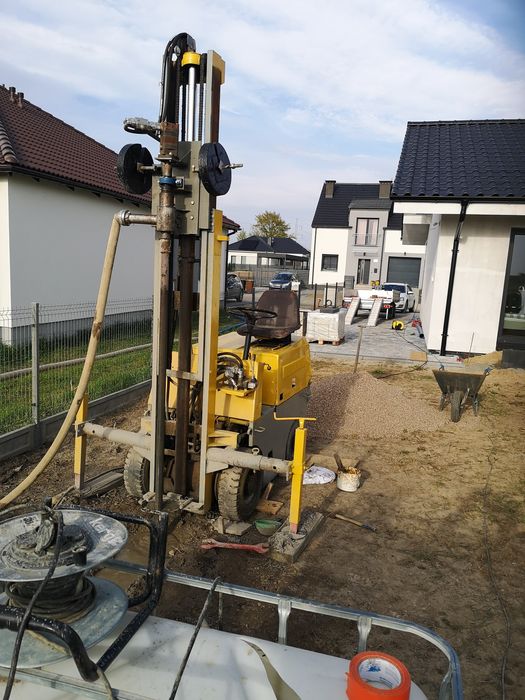 Hydrauliczna wiertnica do studni