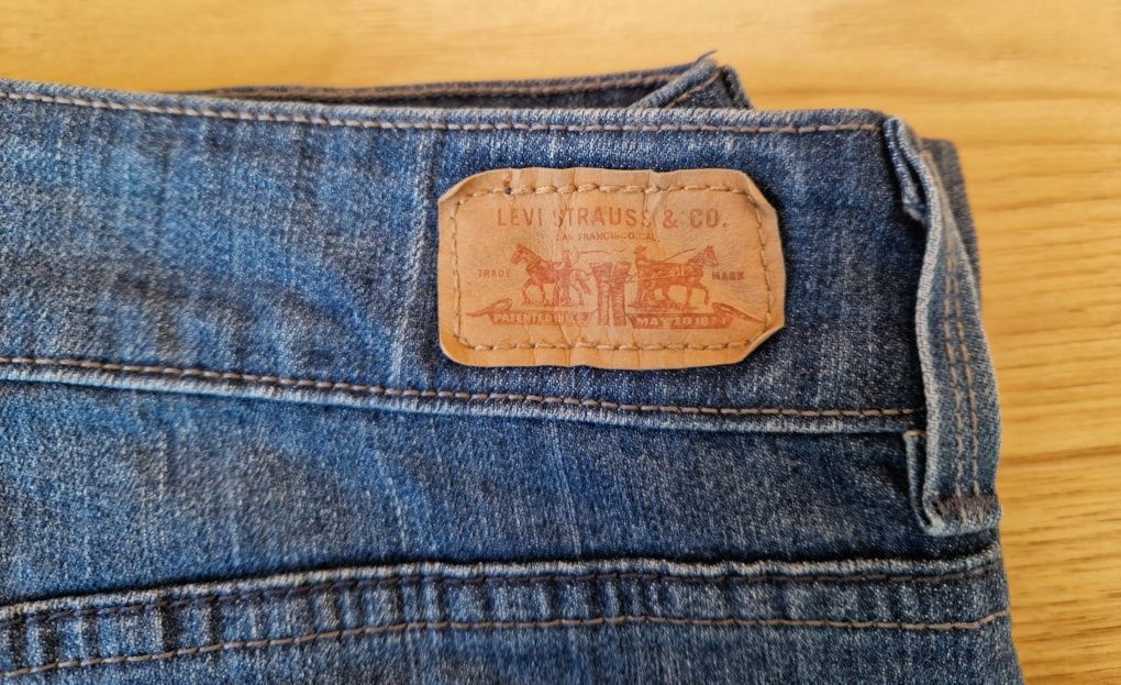 Джинси жіночі Levi's 526 розмір 10M W32 L33 Кльош (Левіс/Левайс)