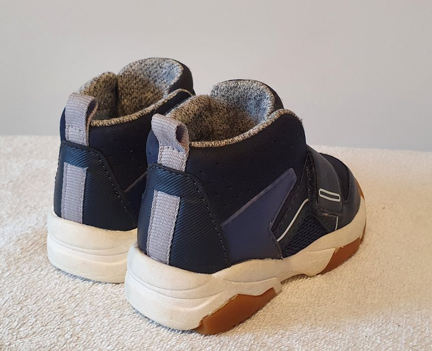 Sapatilhas Zara Baby tamanho 20