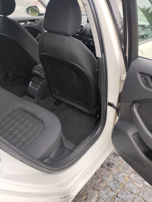 Vendo Audi A3 1.6 TDI sportback  nacional km 16438 km reais